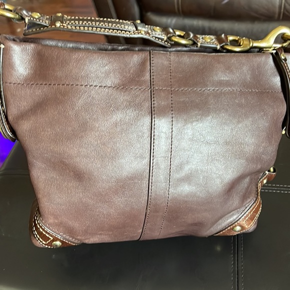 Coach - Picture 3 of 9